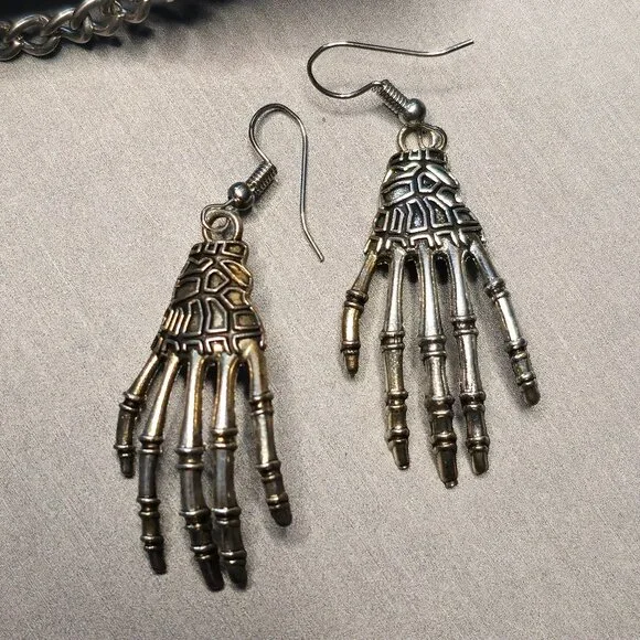 Y2K Skull & Bones Gothic Jewelry Set Silver Tone Earrings Bracelet Lot of 2 - Picture 4 of 11